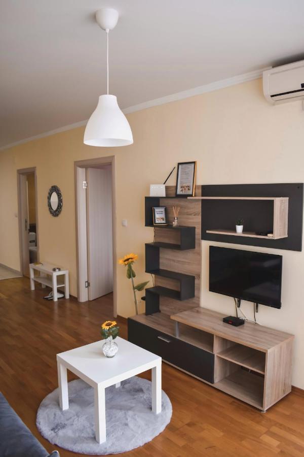 Apartment Sunflower021 Novi Sad Extérieur photo